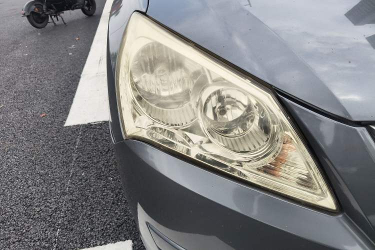 Used Hyundai Celesta 2008 1.6L AT GLS Right Front Headlight