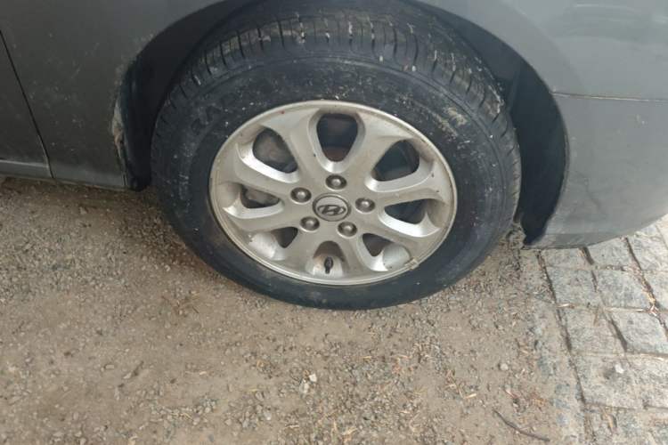 Used Hyundai Celesta 2008 1.6L MT GL Right Front Wheel Hub
