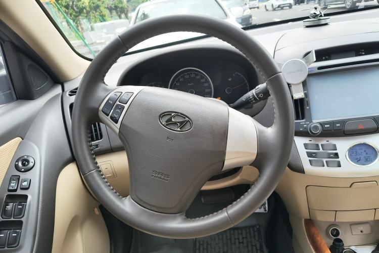 Used Hyundai Celesta 2008 1.6L AT GLS Steering Wheel