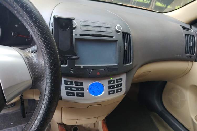 Used Hyundai Celesta 2008 1.6L AT GLS Audio And AC Panel