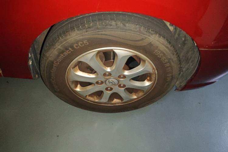 Used Hyundai Celesta 2008 1.6L MT GLS Right Front Wheel Hub