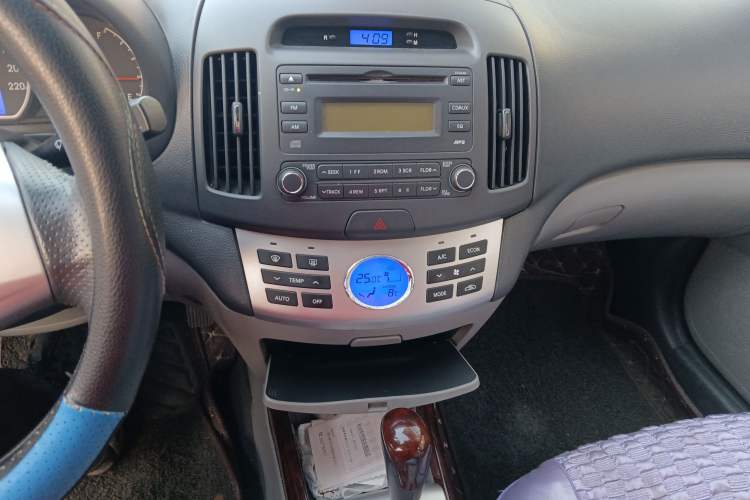 Used Hyundai Celesta 2008 1.6L AT GL Audio And AC Panel