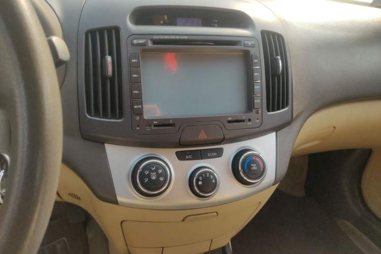 Used Hyundai Celesta 2008 1.6L MT GLS Audio And AC Panel