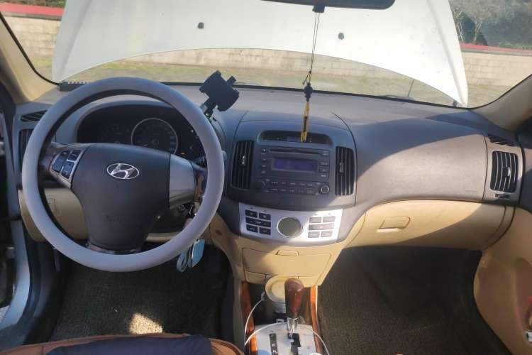 Used Hyundai Celesta 2008 1.6L AT GL Center Console