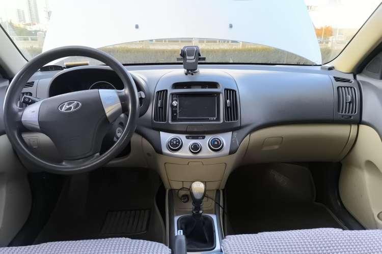 Used Hyundai Celesta 2008 1.6L MT GL Center Console