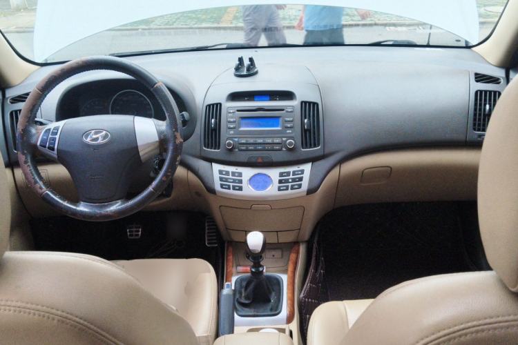 Used Hyundai Celesta 2008 1.8L MT GLS Center Console
