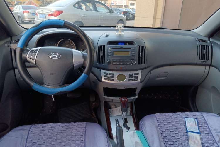 Used Hyundai Celesta 2008 1.6L AT GL Center Console