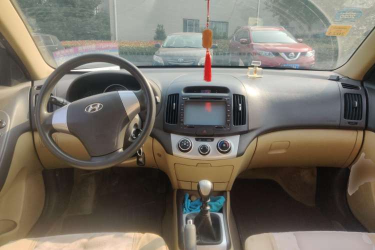 Used Hyundai Celesta 2008 1.6L MT GLS Center Console