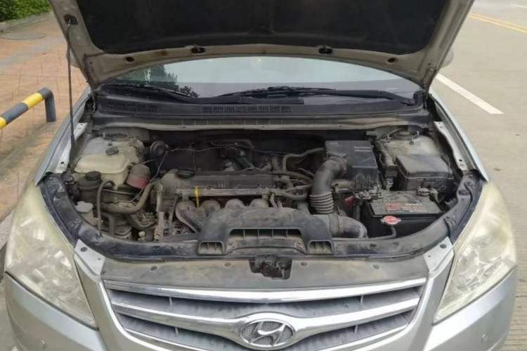 Used Hyundai Celesta 2008 1.6L AT GL Engine Bay