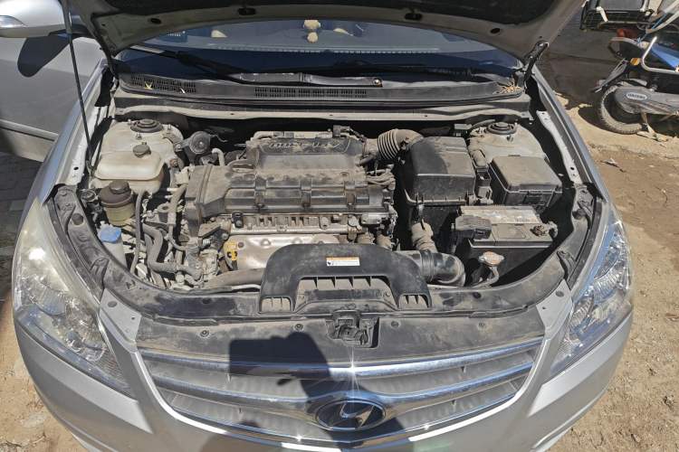 Used Hyundai Celesta 2008 1.8L MT GLS Engine Bay