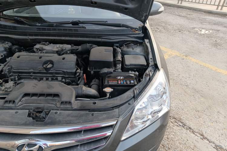 Used Hyundai Celesta 2008 1.6L AT GL Engine Bay Left