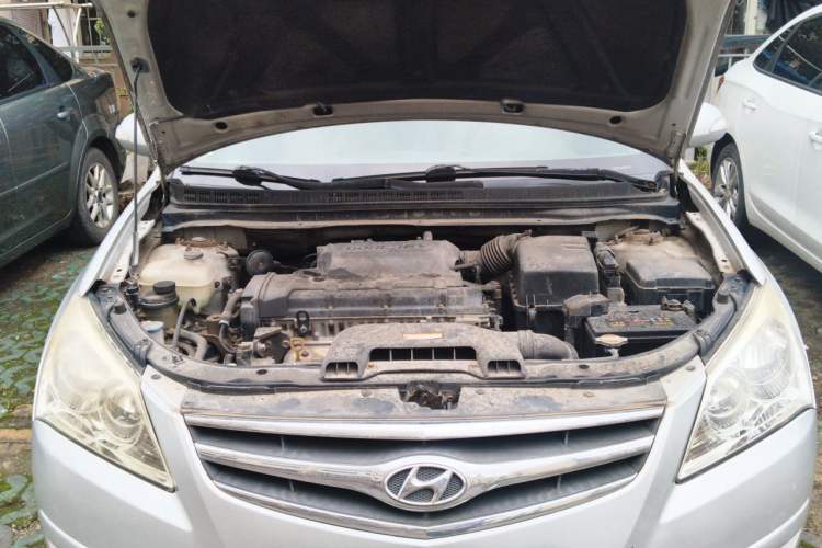 Used Hyundai Celesta 2008 1.8L MT GLS Engine Bay