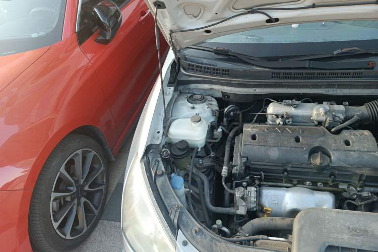 Used Hyundai Celesta 2008 1.6L AT GL Engine Bay Right