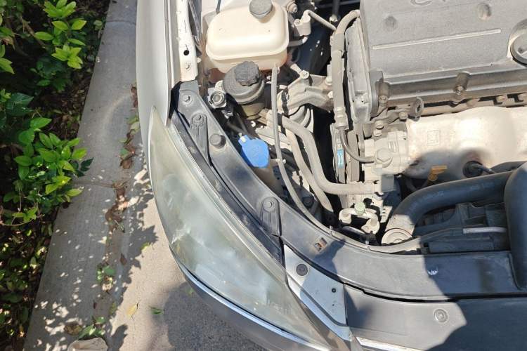 Used Hyundai Celesta 2008 1.6L AT GL Engine Bay Right