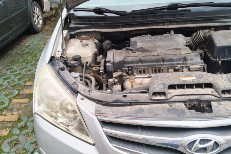 Used Hyundai Celesta 2008 1.8L MT GLS Engine Bay Right