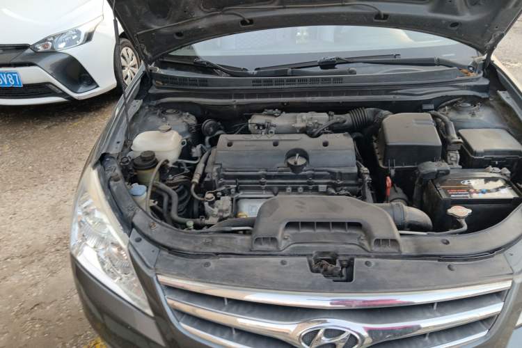 Used Hyundai Celesta 2008 1.6L AT GL Engine Bay Right