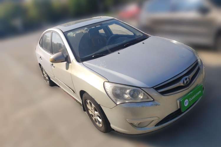 Used Hyundai Celesta 2008 1.6L AT GL Front Right 45 Deg