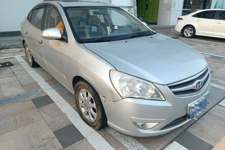 Used Hyundai Celesta 2008 1.6L AT GL Front Right 45 Deg