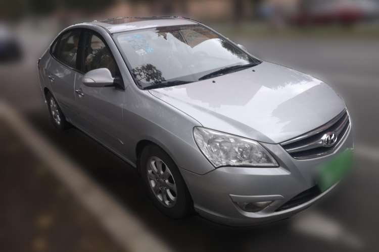 Used Hyundai Celesta 2008 1.6L AT GLS Front Right 45 Deg