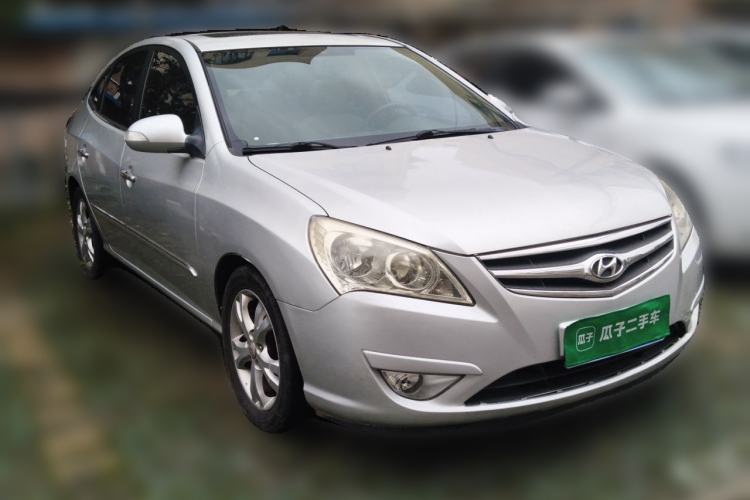 Used Hyundai Celesta 2008 1.8L MT GLS Front Right 45 Deg