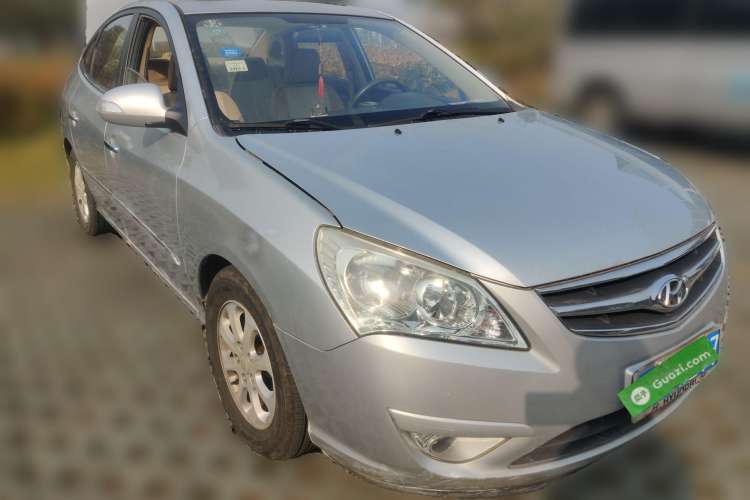 Used Hyundai Celesta 2008 1.6L MT GLS Front Right 45 Deg