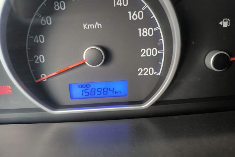 Used Hyundai Celesta 2008 1.6L MT GL Odometer Close Up