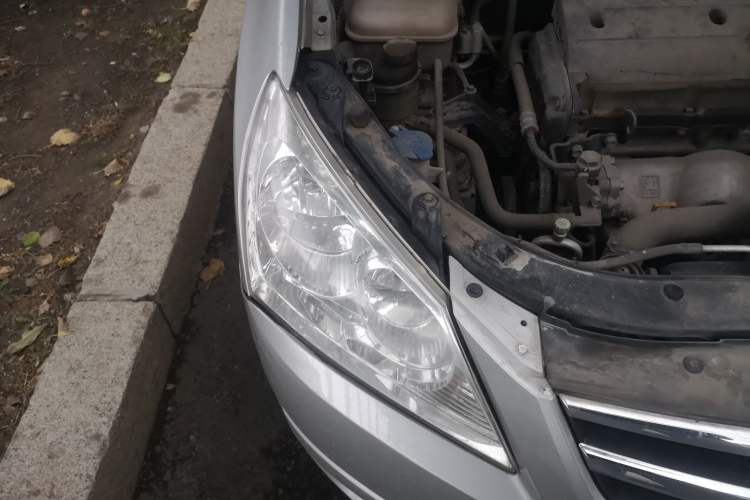 Used Hyundai Celesta 2008 1.6L AT GLS Right Front Headlight