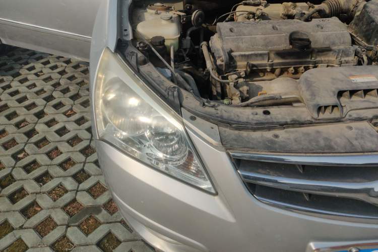 Used Hyundai Celesta 2008 1.6L MT GLS Right Front Headlight