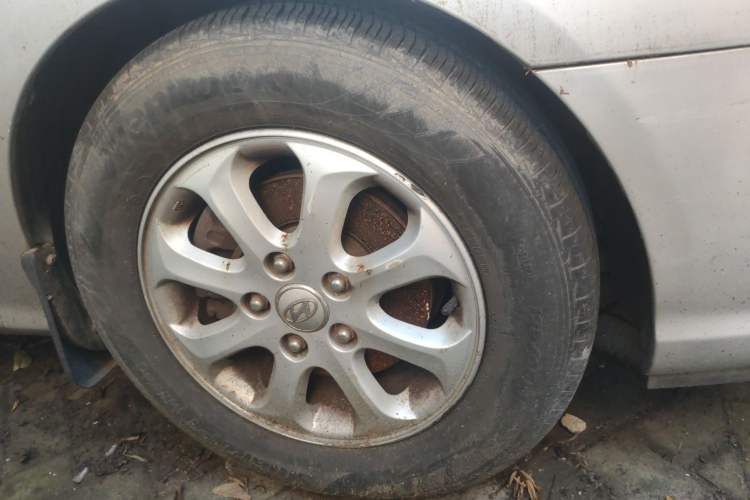 Used Hyundai Celesta 2008 1.6L AT GL Right Front Wheel Hub