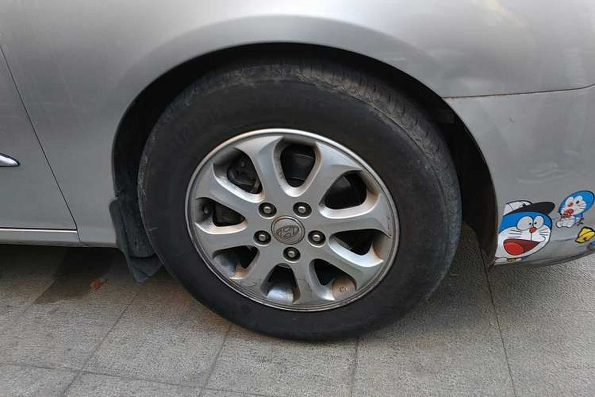 Used Hyundai Celesta 2008 1.6L AT GLS Right Front Wheel Hub