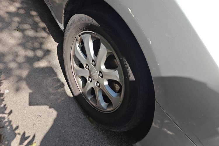 Used Hyundai Celesta 2008 1.6L AT GL Right Front Wheel Hub