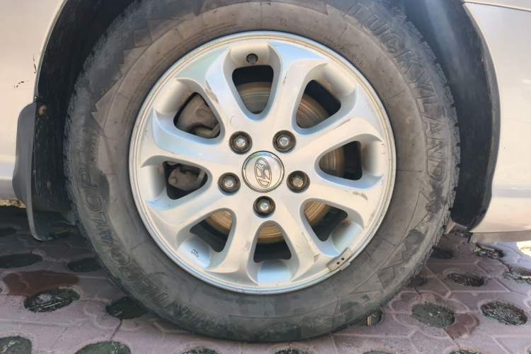 Used Hyundai Celesta 2008 1.6L MT GL Right Front Wheel Hub