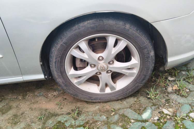 Used Hyundai Celesta 2008 1.8L MT GLS Right Front Wheel Hub