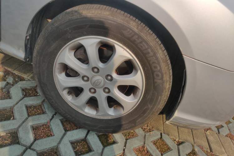 Used Hyundai Celesta 2008 1.6L MT GLS Right Front Wheel Hub