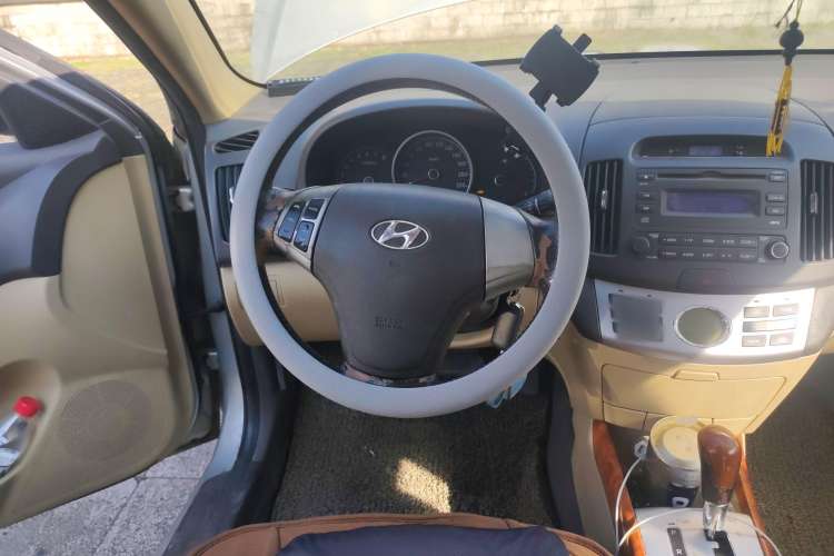 Used Hyundai Celesta 2008 1.6L AT GL Steering Wheel