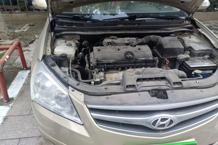 Used Hyundai Celesta 2008 1.6L AT GL Engine Bay Right