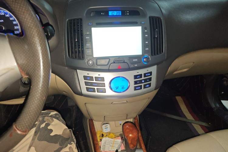Used Hyundai Celesta 2010 1.6L AT GLS Audio And AC Panel