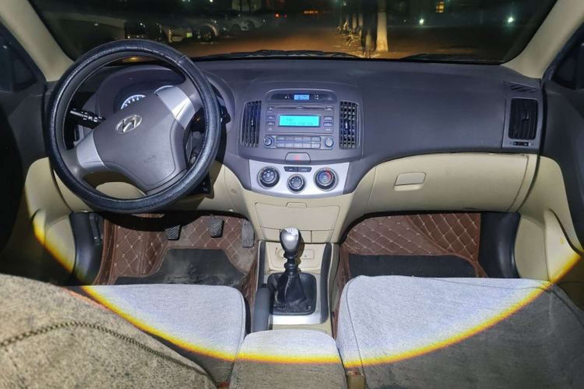 Used Hyundai Celesta 2010 1.6L MT GLS Center Console