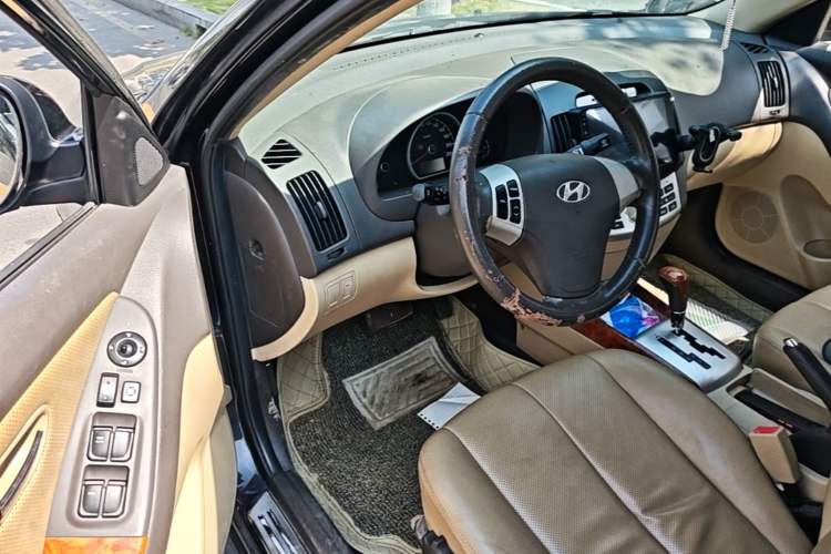 Used Hyundai Celesta 2010 1.6L AT GLS Driver Seat