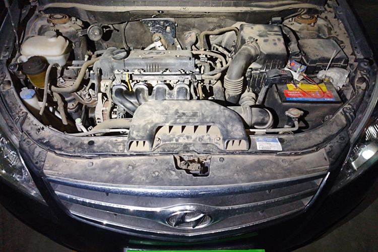 Used Hyundai Celesta 2010 1.6L MT GL Engine Bay