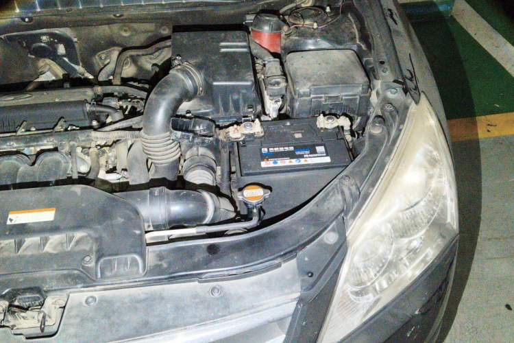 Used Hyundai Celesta 2010 1.6L MT GLS Engine Bay Left