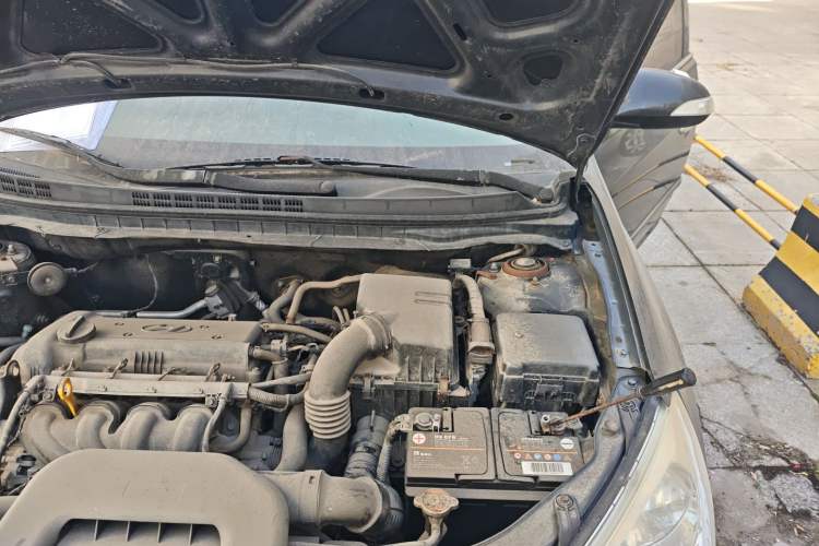 Used Hyundai Celesta 2010 1.6L MT GLS Engine Bay Left