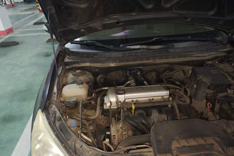 Used Hyundai Celesta 2010 1.6L AT GLS Engine Bay Right