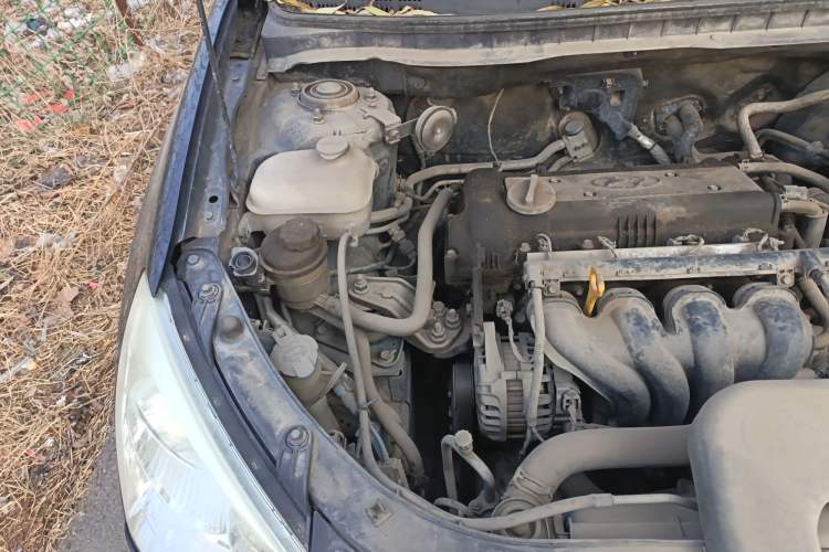 Used Hyundai Celesta 2010 1.6L MT GL Engine Bay Right