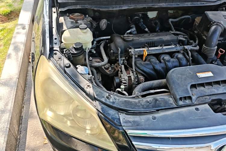 Used Hyundai Celesta 2010 1.6L AT GLS Engine Bay Right