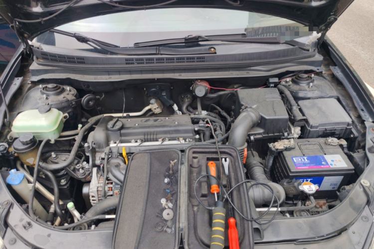 Used Hyundai Celesta 2010 1.6L AT GLS Engine Bay
