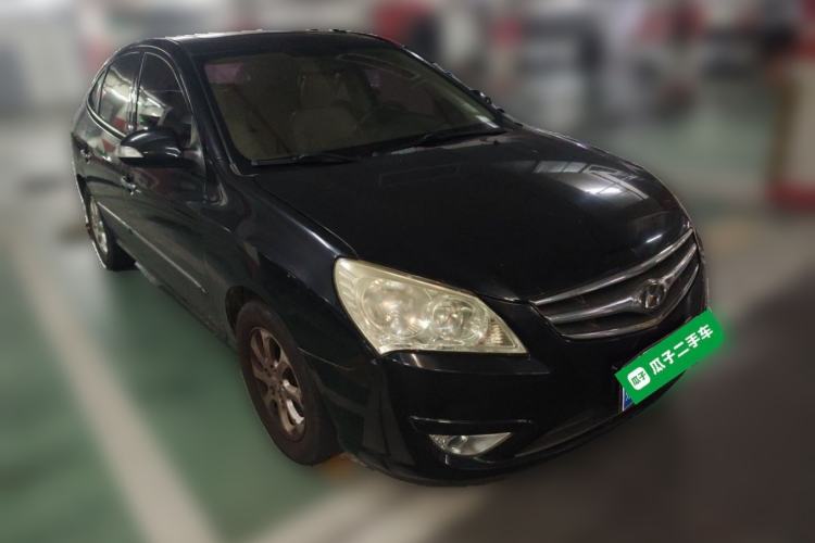Used Hyundai Celesta 2010 1.6L AT GLS Front Right 45 Deg