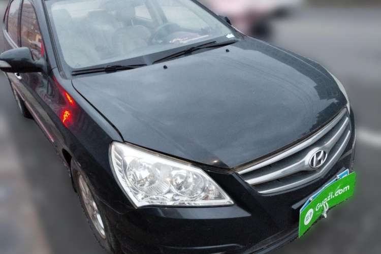 Used Hyundai Celesta 2010 1.6L AT GLS Front Right 45 Deg