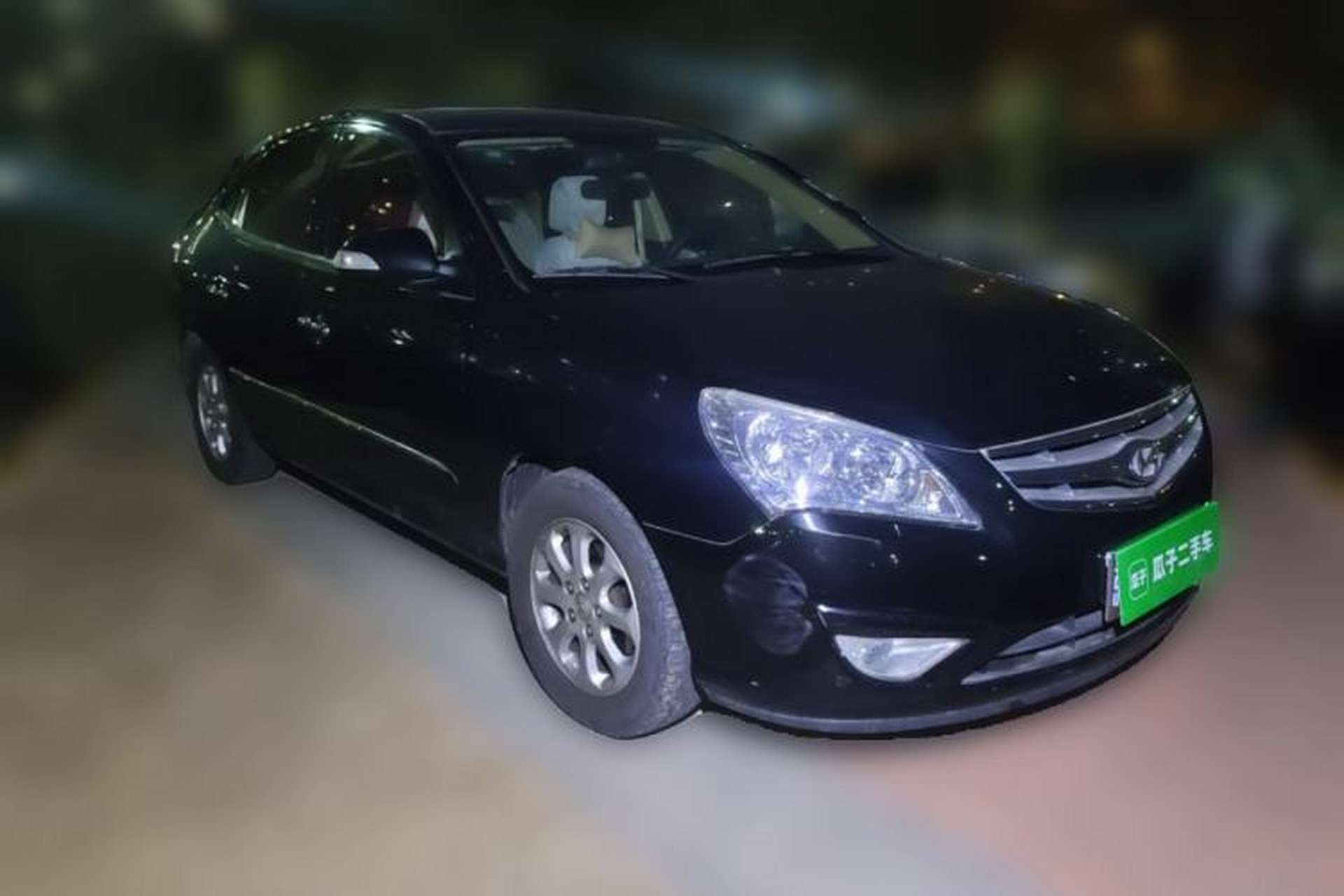 Used Hyundai Celesta 2010 1.6L MT GLS Front Right 45 Deg