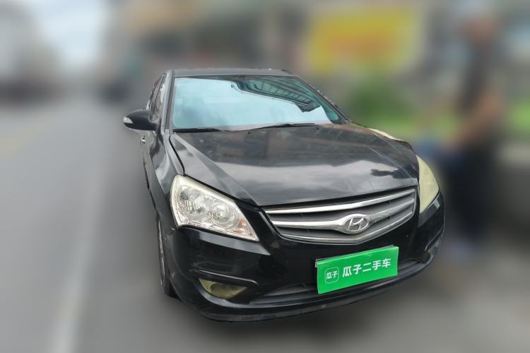 Used Hyundai Celesta 2010 1.6L AT GL Front Right 45 Deg